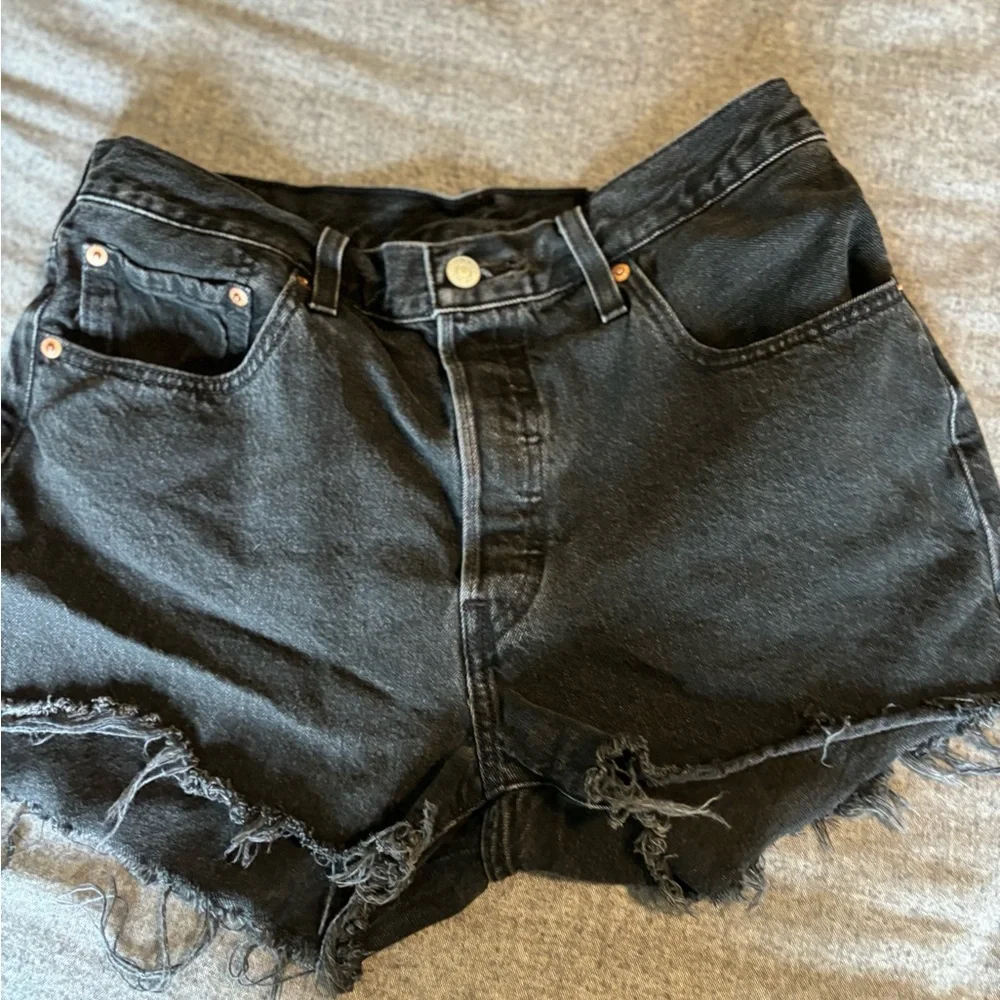 Levi’s 501 original raw edge button fly shorts in‎ lunar black size 31